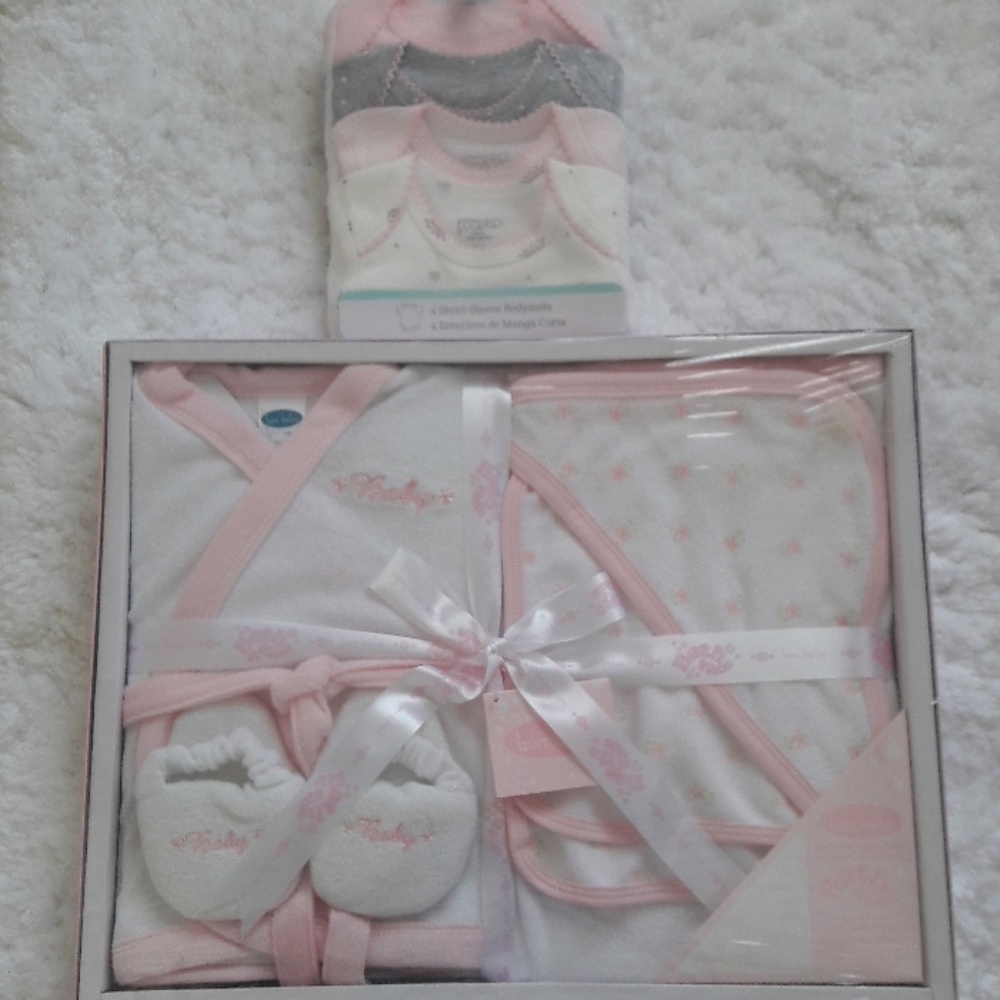 Gifts sets for new born baby girl or babyshower